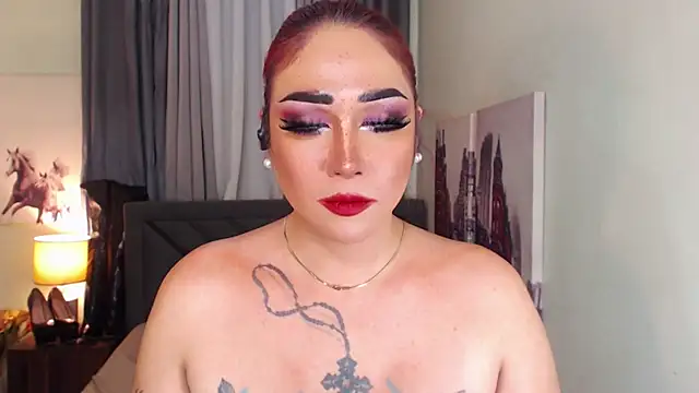 Snapshot of Transdomts4u chatting on February 2025 08:15:02 PM Transdomts4u online show from February 2025 08:15:02 PM