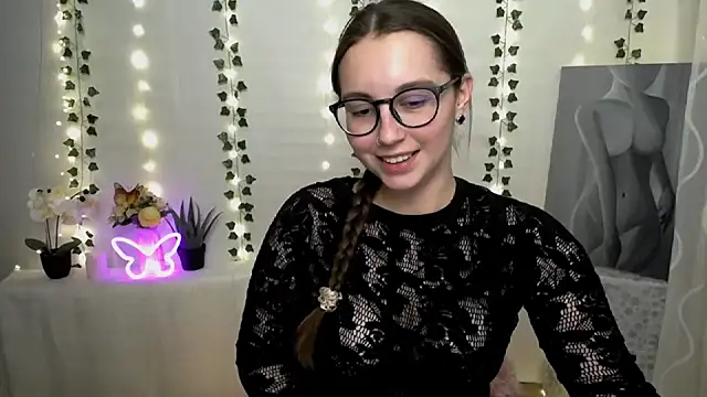 SweetPrincess  online show from February 2025 03:43:02 PM