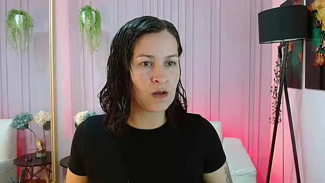 Britney taylor  online show from February 2025 06:59:01 PM