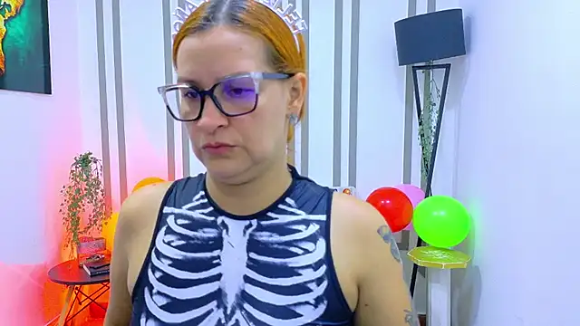 Britney taylor  online show from November 2025 08:52:01 PM