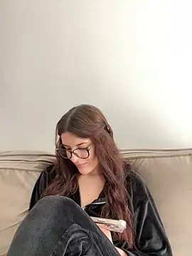 little belucci online show from January 2025 11:59:02 AM