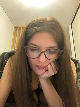 little belucci online show from February 2025 05:24:02 PM