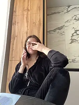 little belucci online show from February 2025 11:36:01 AM