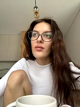 little belucci online show from October 2025 01:31:02 PM