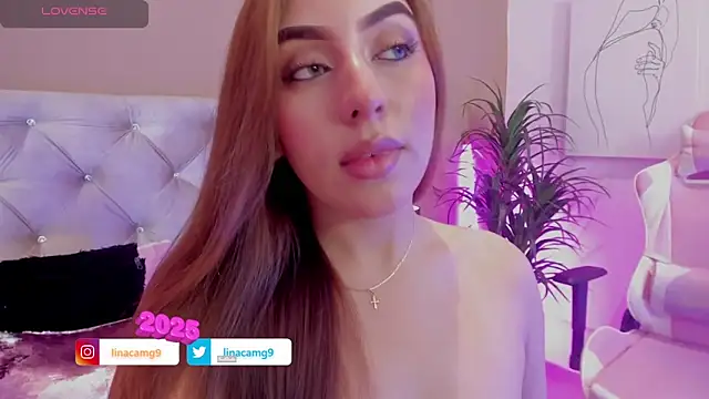 Snapshot of MaddyyLennon chatting on January 2025 01:35:02 PM MaddyyLennon online show from January 2025 01:35:02 PM