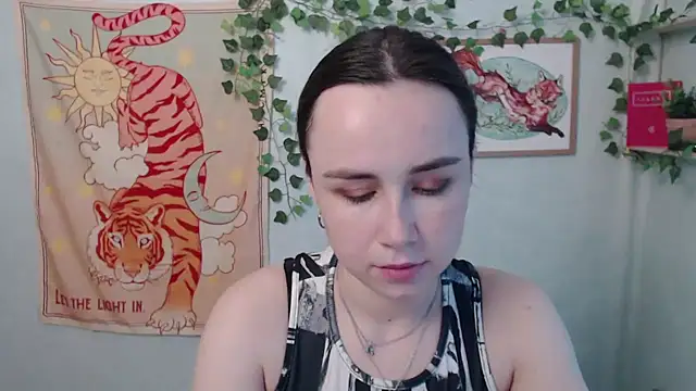 VeryVeryVeryShy  online show from May 2026 05:35:01 AM