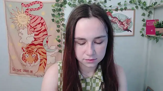 Snapshot of VeryVeryVeryShy_ chatting on June 2026 05:42:01 AM VeryVeryVeryShy online show from June 2026 05:42:01 AM
