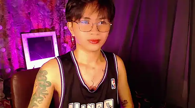 Snapshot of Sexy_Handsome_Drex chatting on December 2024 01:00:01 PM Sexy Handsome Drex online show from December 2024 01:00:01 PM