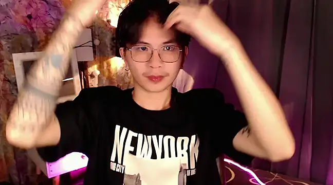 Snapshot of Sexy_Handsome_Drex chatting on December 2024 02:12:01 PM Sexy Handsome Drex online show from December 2024 02:12:01 PM