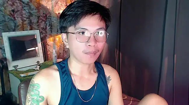 Snapshot of Sexy_Handsome_Drex chatting on February 2025 08:38:01 AM Sexy Handsome Drex online show from February 2025 08:38:01 AM