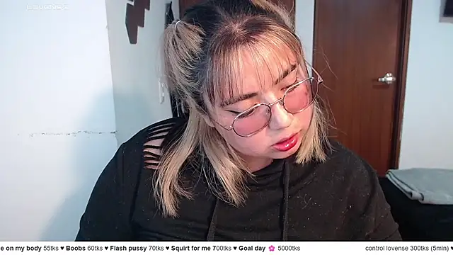 yini angel online show from May 2026 03:01:02 AM