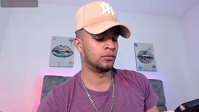 Snapshot of Bigcock_21cm_ chatting on December 2024 08:11:01 PM Bigcock 21cm online show from December 2024 08:11:01 PM