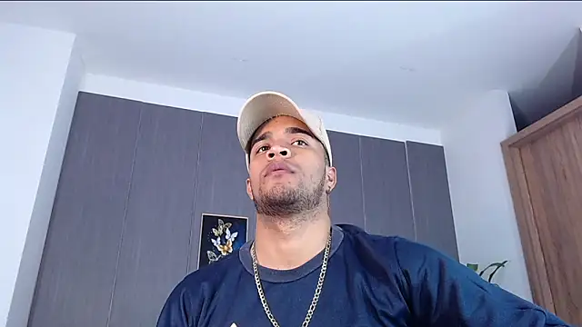 Snapshot of Bigcock_21cm_ chatting on March 2025 08:17:01 PM Bigcock 21cm online show from March 2025 08:17:01 PM