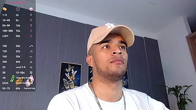 Snapshot of Bigcock_21cm_ chatting on March 2025 08:08:02 PM Bigcock 21cm online show from March 2025 08:08:02 PM