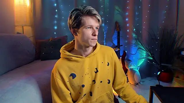 Breston Sweet online show from March 2026 07:25:01 PM