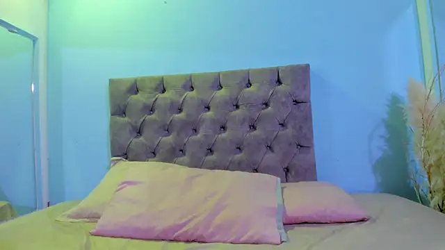 isa kiss online show from September 2025 02:13:02 AM