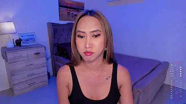 Snapshot of BombshellPH chatting on November 2025 12:32:01 AM BombshellPH online show from November 2025 12:32:01 AM