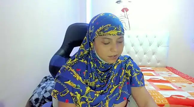 Leylafourniert online show from January 2025 11:06:02 PM