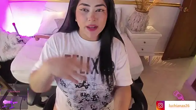 Snapshot of lucy26_ chatting on January 2025 08:31:01 AM lucy26 online show from January 2025 08:31:01 AM