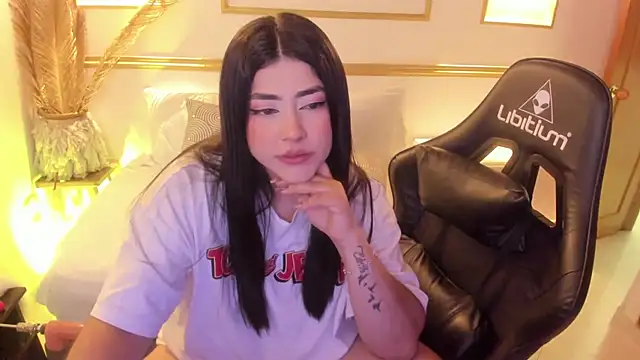 Snapshot of lucy26_ chatting on January 2025 05:11:02 AM lucy26 online show from January 2025 05:11:02 AM