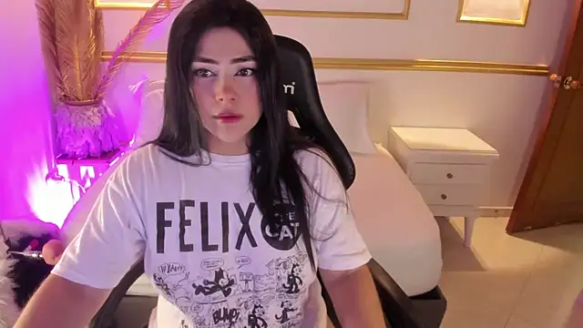 Snapshot of lucy26_ chatting on January 2025 02:27:01 AM lucy26 online show from January 2025 02:27:01 AM