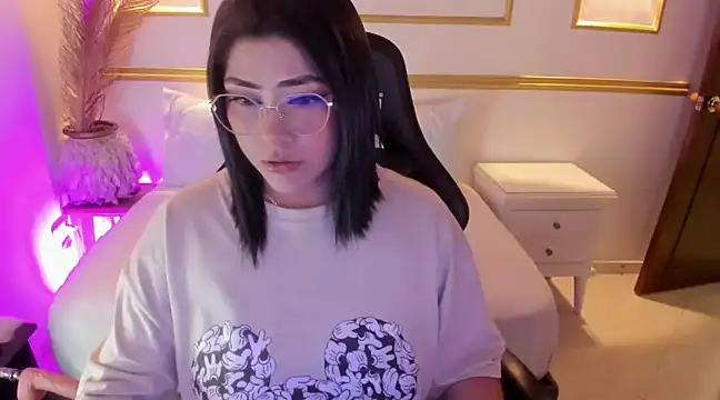 Snapshot of lucy26_ chatting on March 2025 08:30:02 AM lucy26 online show from March 2025 08:30:02 AM