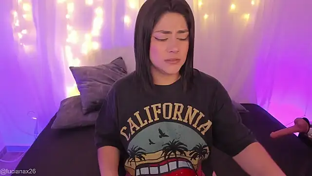 Snapshot of lucy26_ chatting on September 2025 02:27:02 AM lucy26 online show from September 2025 02:27:02 AM