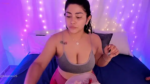 Snapshot of lucy26_ chatting on October 2025 02:23:02 AM lucy26 online show from October 2025 02:23:02 AM