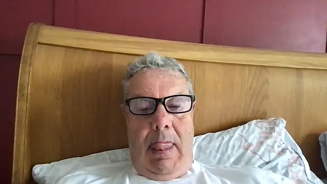 Snapshot of Oldpistolpete chatting on June 2026 09:00:01 AM Oldpistolpete online show from June 2026 09:00:01 AM