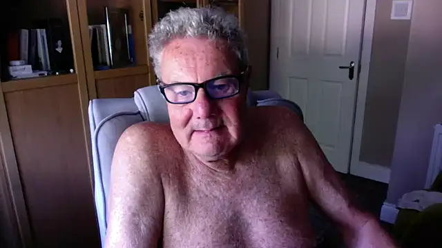 Snapshot of Oldpistolpete chatting on July 2026 08:55:02 AM Oldpistolpete online show from July 2026 08:55:02 AM