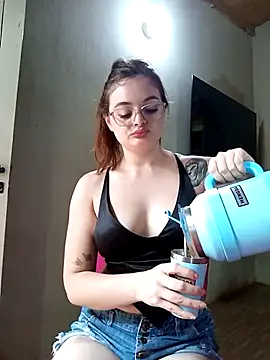 Snapshot of Emmacut chatting on November 2025 03:30:02 PM Emmacut online show from November 2025 03:30:02 PM