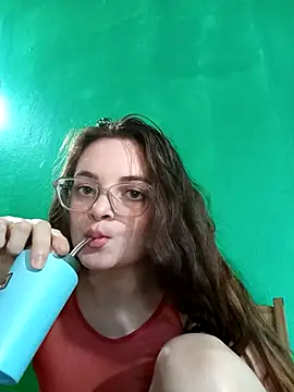 Snapshot of Emmacut chatting on November 2025 09:04:01 PM Emmacut online show from November 2025 09:04:01 PM