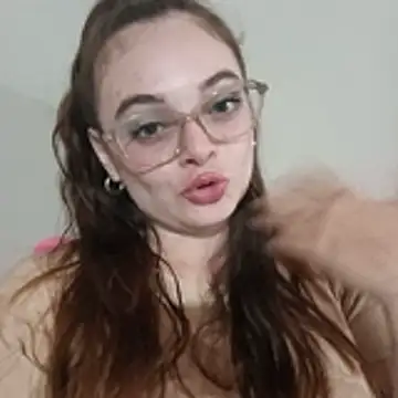 Snapshot of Emmacut chatting on February 2026 11:21:02 PM Emmacut online show from February 2026 11:21:02 PM