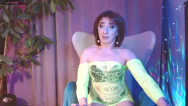 julia renard online show from October 2025 05:39:02 AM