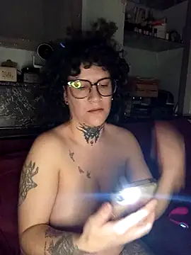 callmelouve online show from December 2025 01:00:01 AM