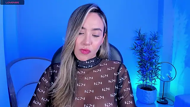 NiaBennet  online show from October 2025 11:27:02 PM