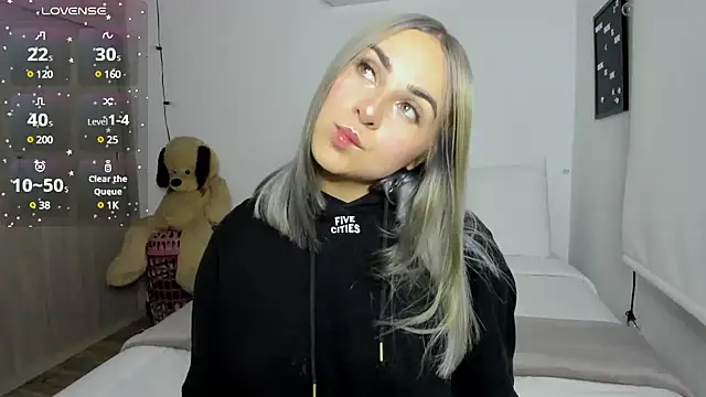 Snapshot of sophi_mooreno chatting on December 2024 11:25:01 PM sophi mooreno online show from December 2024 11:25:01 PM