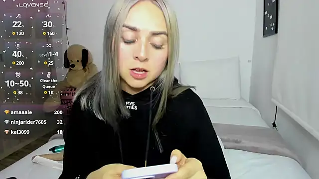 Snapshot of sophi_mooreno chatting on December 2024 02:31:01 AM sophi mooreno online show from December 2024 02:31:01 AM