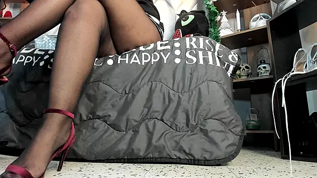 Snapshot of MirandaHaguen chatting on January 2025 09:57:01 PM MirandaHaguen online show from January 2025 09:57:01 PM