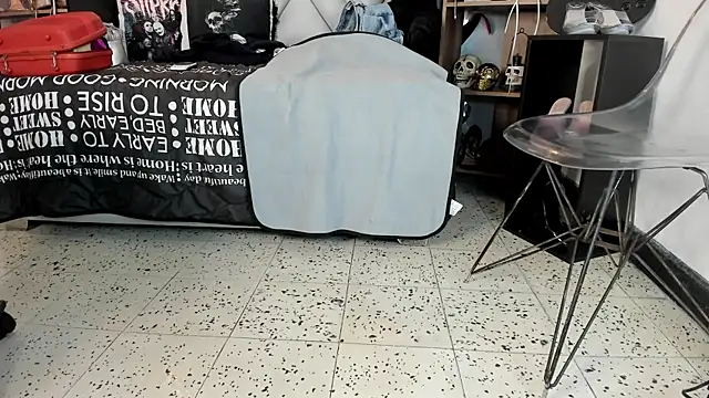 Snapshot of MirandaHaguen chatting on January 2025 04:04:01 PM MirandaHaguen online show from January 2025 04:04:01 PM