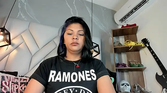 Snapshot of MirandaHaguen chatting on January 2025 09:44:02 PM MirandaHaguen online show from January 2025 09:44:02 PM