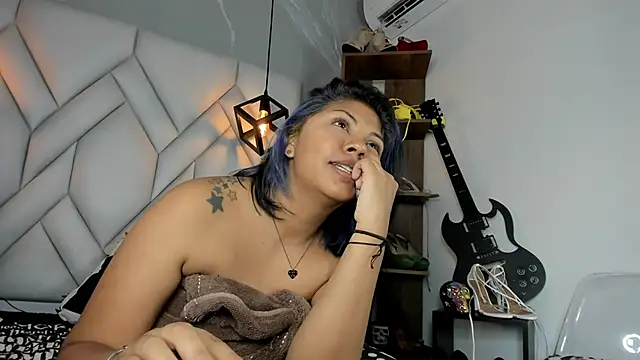 Snapshot of MirandaHaguen chatting on February 2025 04:06:01 AM MirandaHaguen online show from February 2025 04:06:01 AM