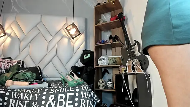 Snapshot of MirandaHaguen chatting on February 2025 12:49:01 AM MirandaHaguen online show from February 2025 12:49:01 AM