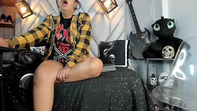 Snapshot of MirandaHaguen chatting on February 2025 01:10:01 PM MirandaHaguen online show from February 2025 01:10:01 PM