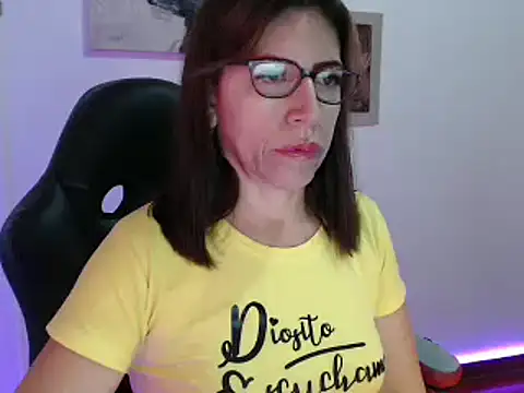 Chayla Ruiz online show from January 2025 09:00:01 PM