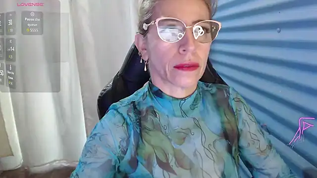 Chayla Ruiz online show from April 2026 08:06:01 PM