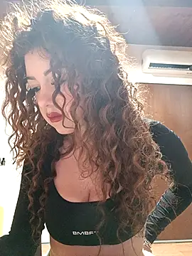 Snapshot of CurlyElisa chatting on February 2026 03:38:01 PM CurlyElisa online show from February 2026 03:38:01 PM