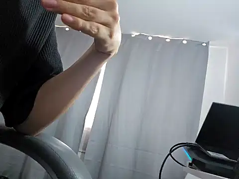 Jhoan saenz online show from September 2025 04:41:01 PM