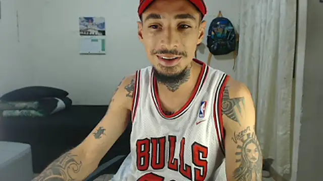 emiliano hottt online show from April 2026 01:29:01 AM