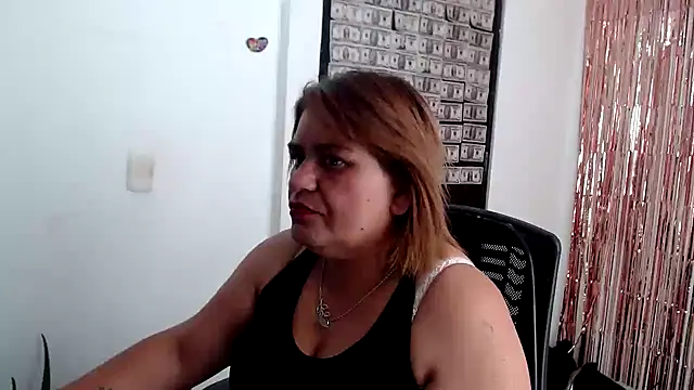 Snapshot of NAILAH_SANZ chatting on January 2025 02:42:01 PM NAILAH SANZ online show from January 2025 02:42:01 PM